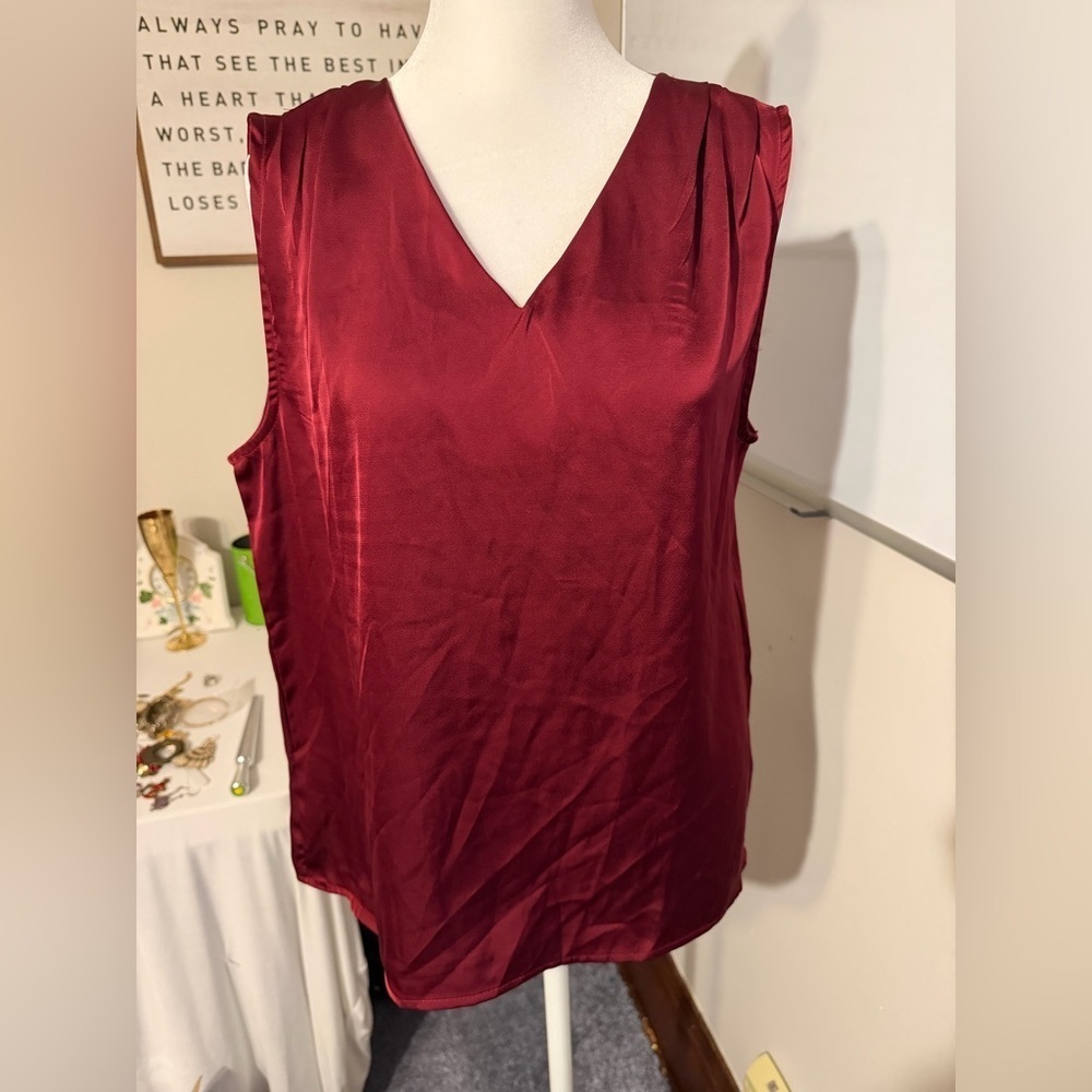 Burgundy V-Neck Sleeveless Blouse